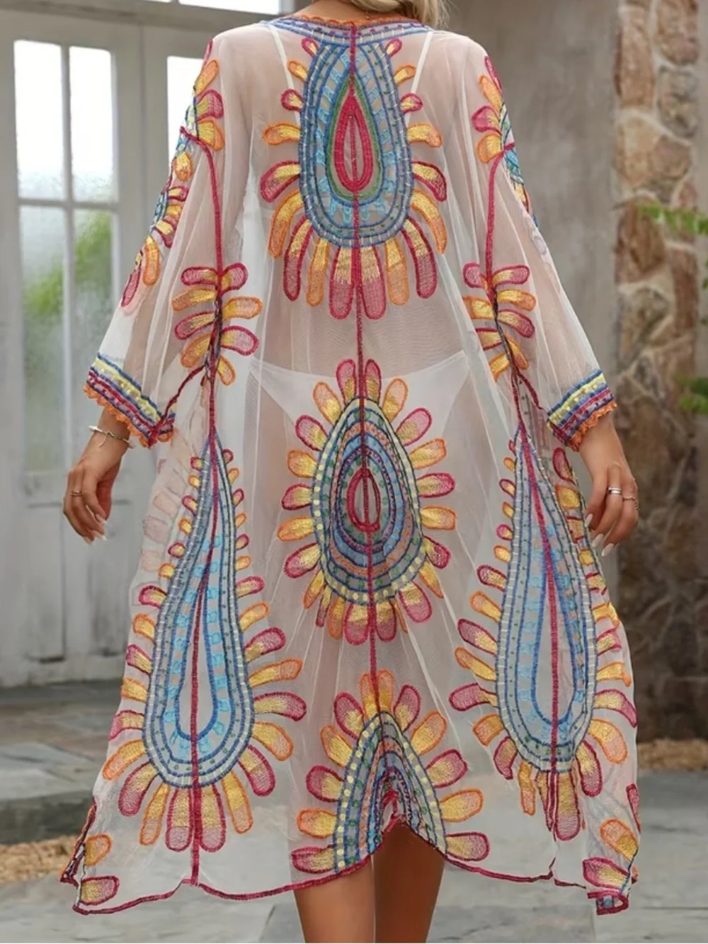NWOT ONE SIZE BEACH KIMONO COVER UP
